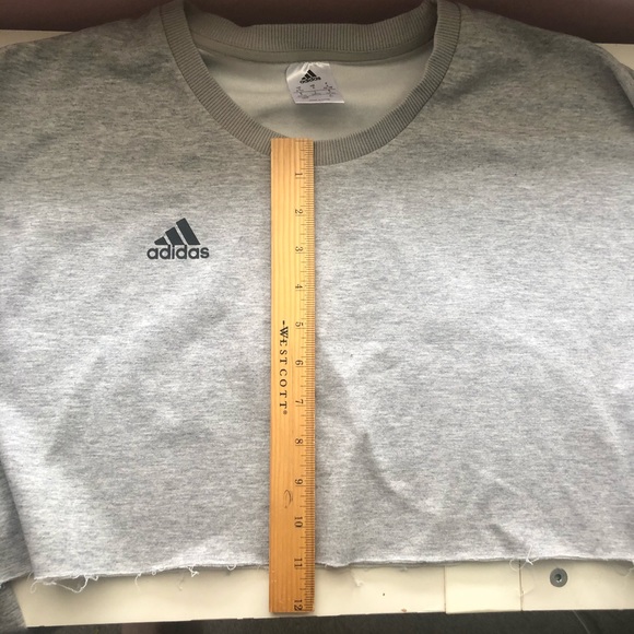 cropped adidas crewneck - Picture 4 of 4